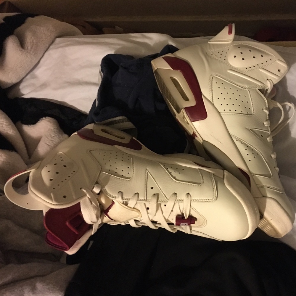 jordan maroon 6s