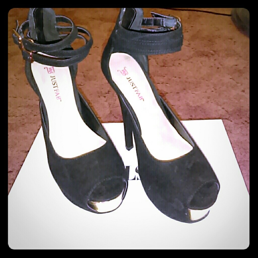 JustFab Suede Heels / 6