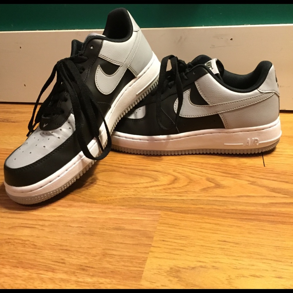 WORN ONCE Nike Air Force 1 Low Top Men's 7