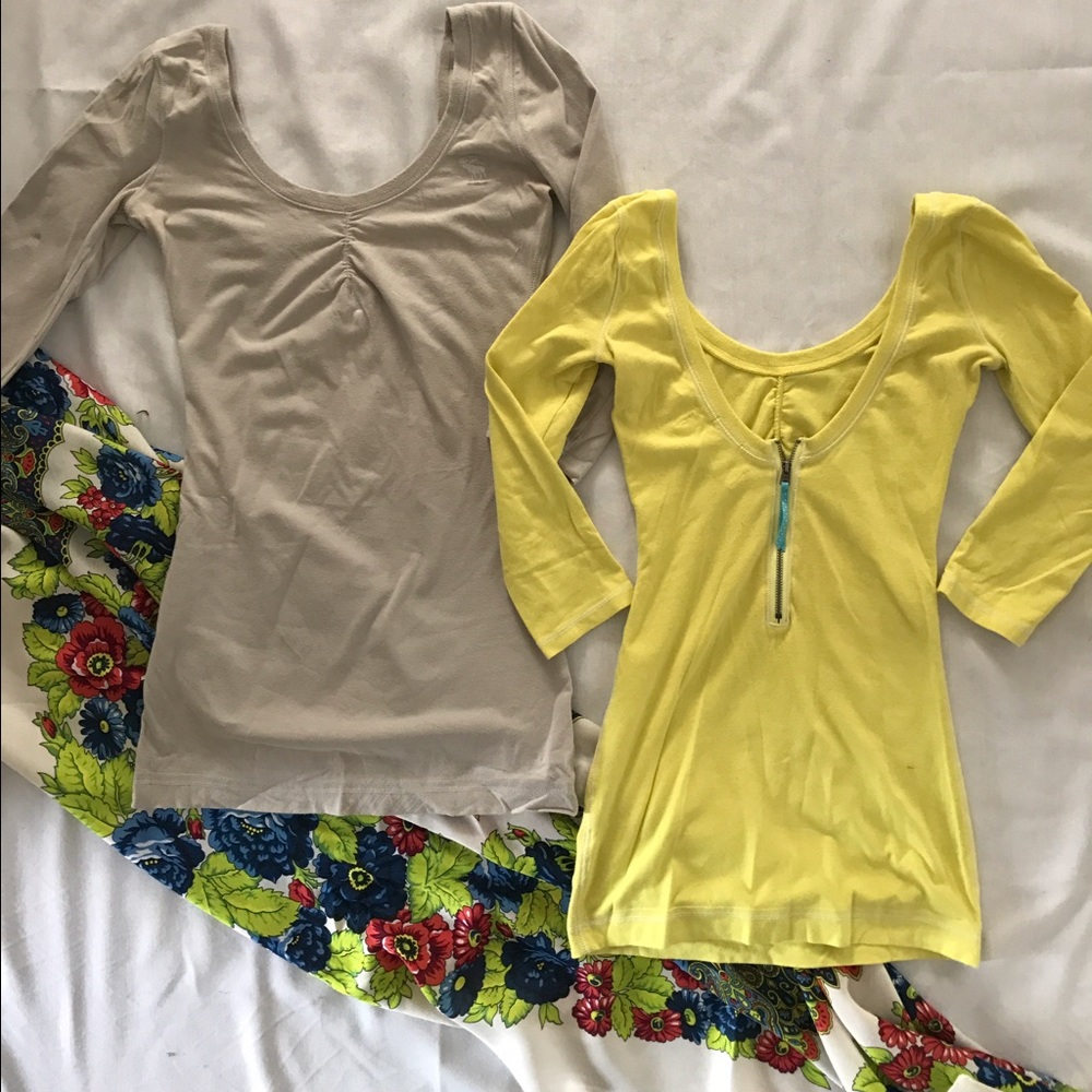 🛍SALE🛍 Abercrombie & Fitch Low Back Tees