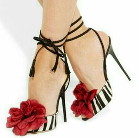 Meet your Posher, Mechelle - Picture 2 of 4