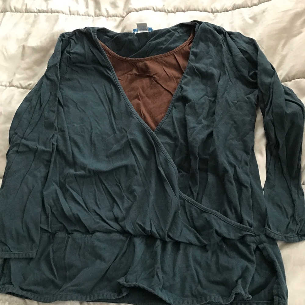 Mother wear nursing top (maternity)