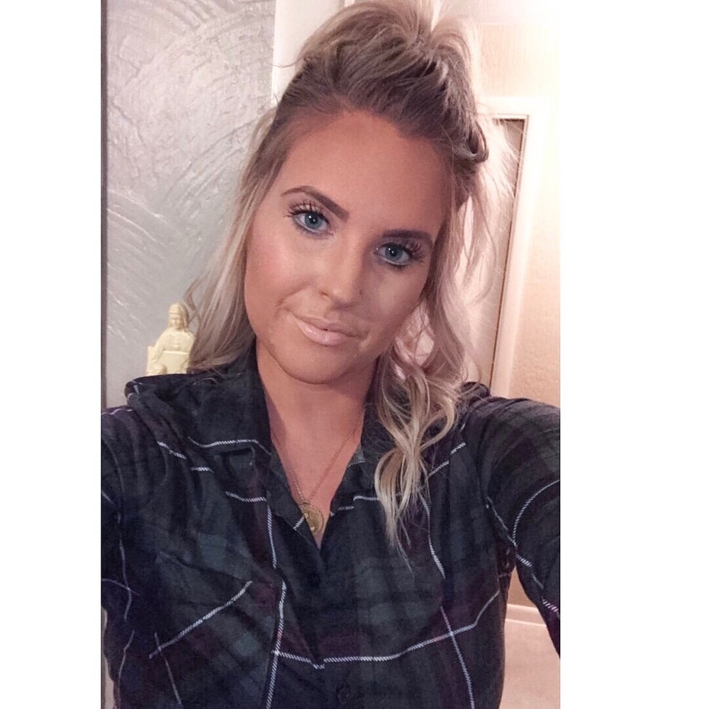 Meet your Posher, Katelyn