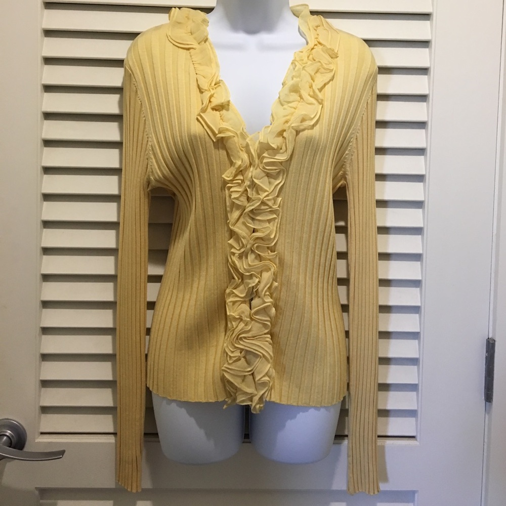 Yellow silk and spandex top with zip in the front