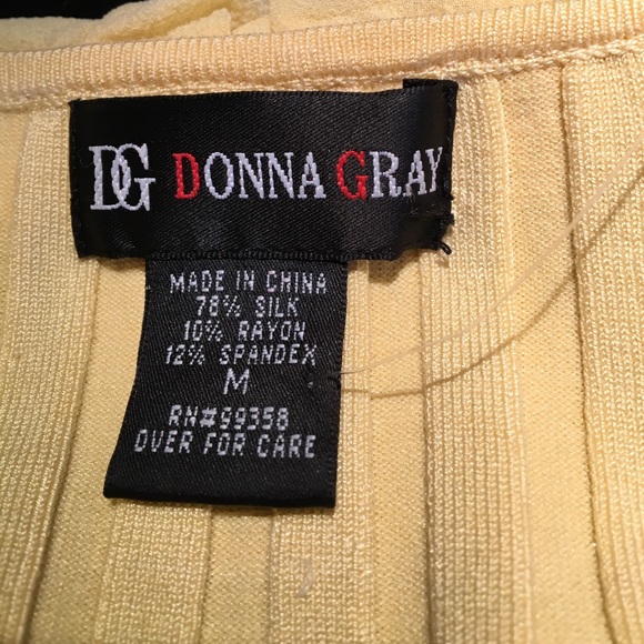 Yellow silk and spandex top with zip in the front - Picture 4 of 4