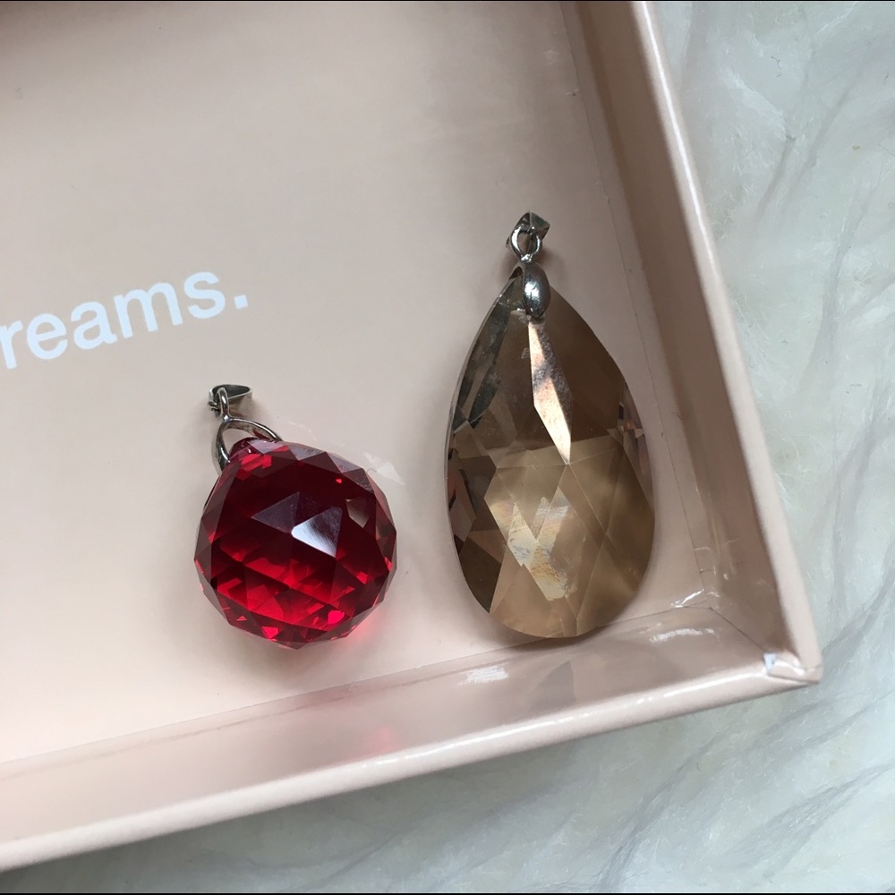 Crystal pendants duo