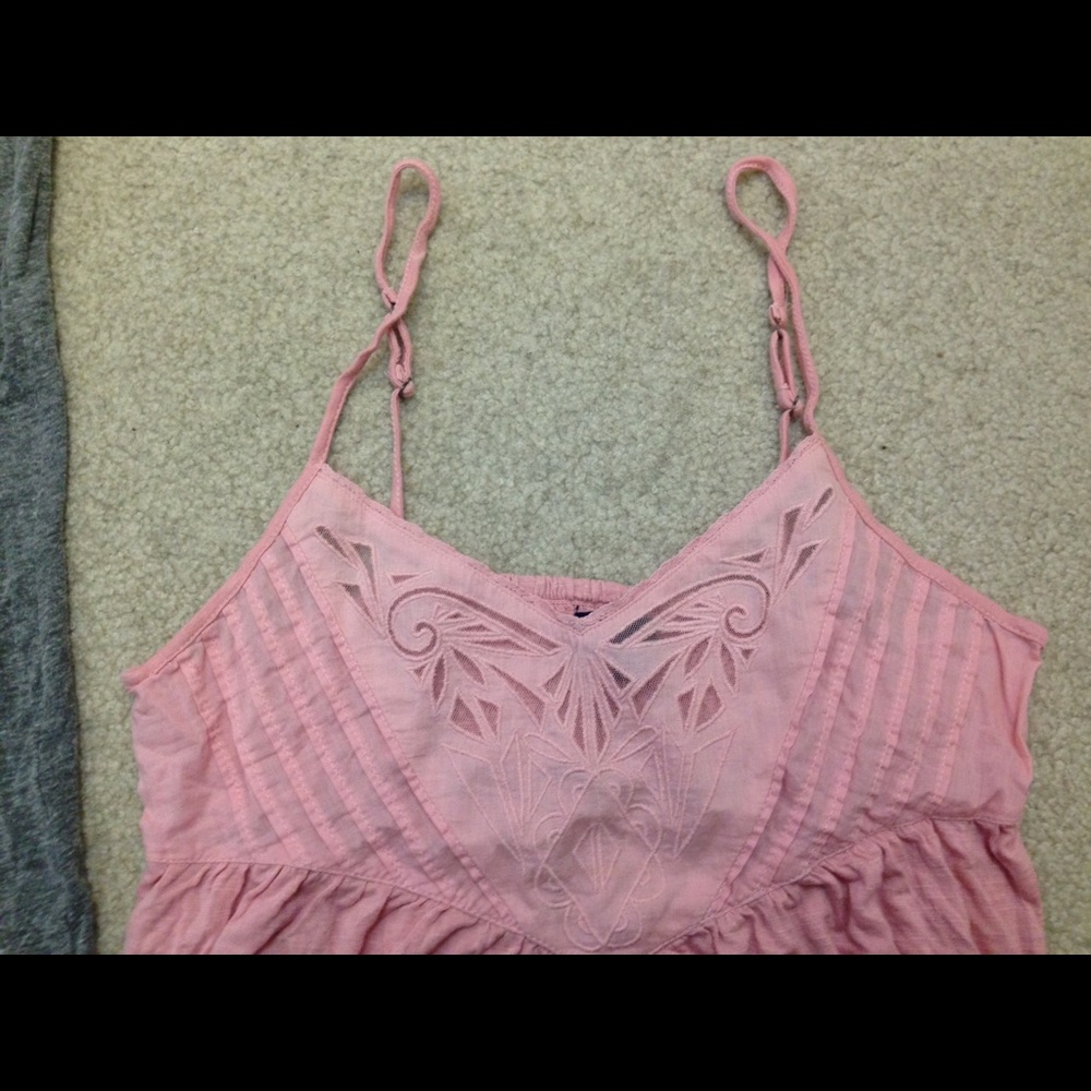 Bundle of sleeveless tops - Picture 4 of 5
