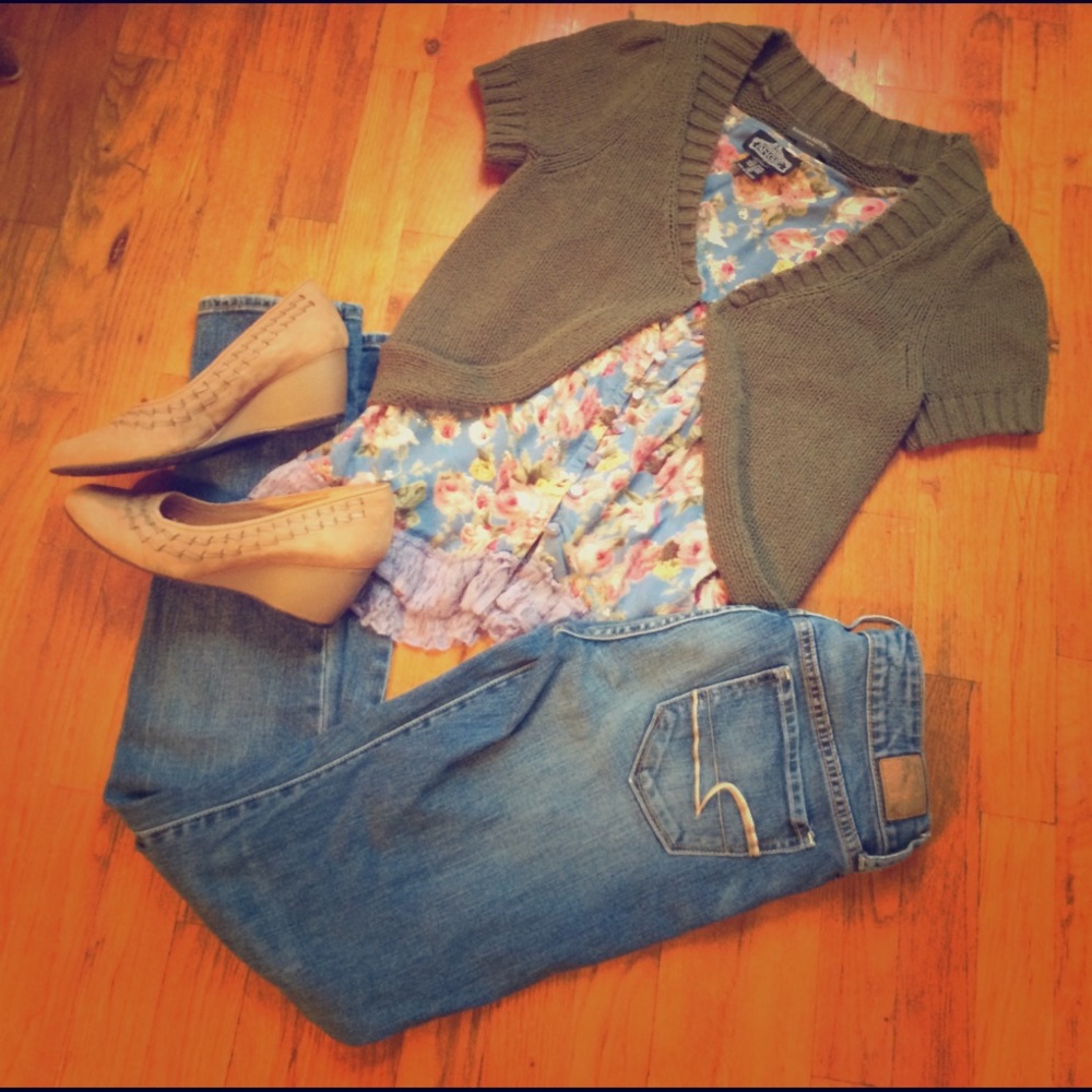 Banana republic olive shrug size XS/S