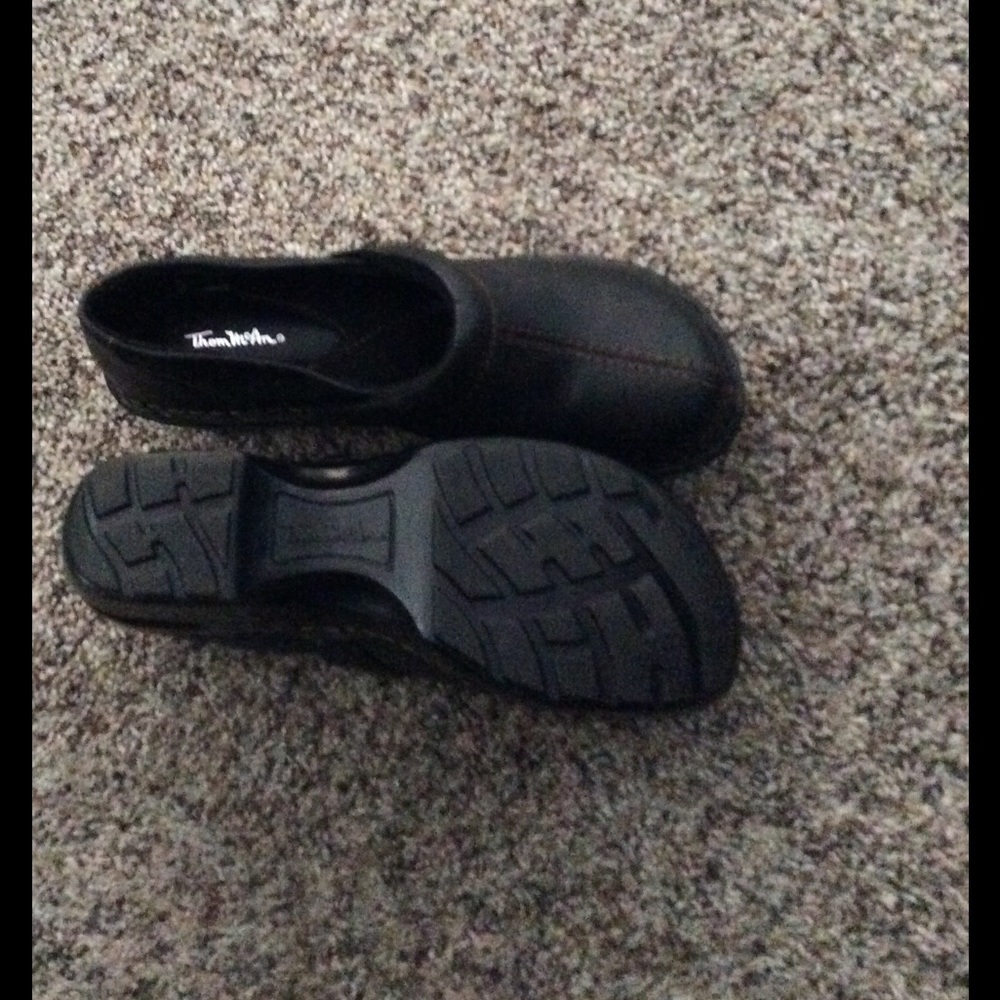 Shoes - Picture 2 of 4