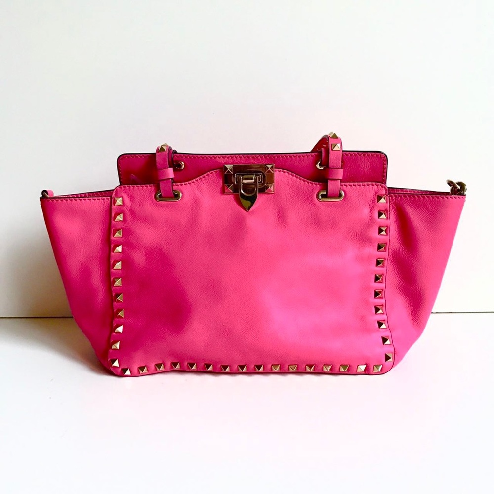 💕Authentic Valentino Garavani Rockdtud Bag💕