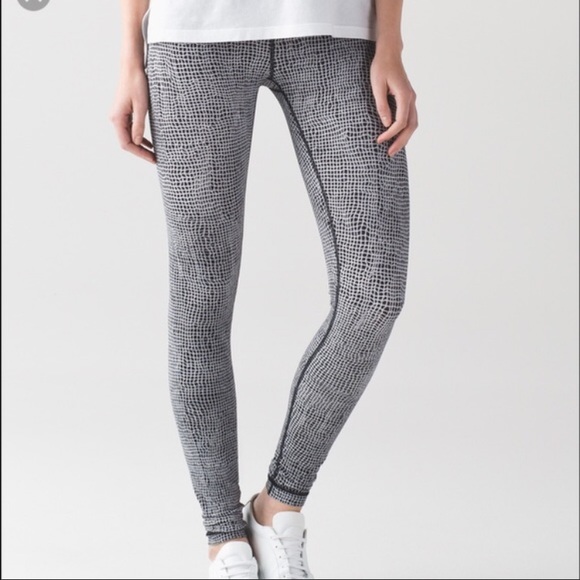 lululemon athletica Pants - NWOT Wunder Unders 8