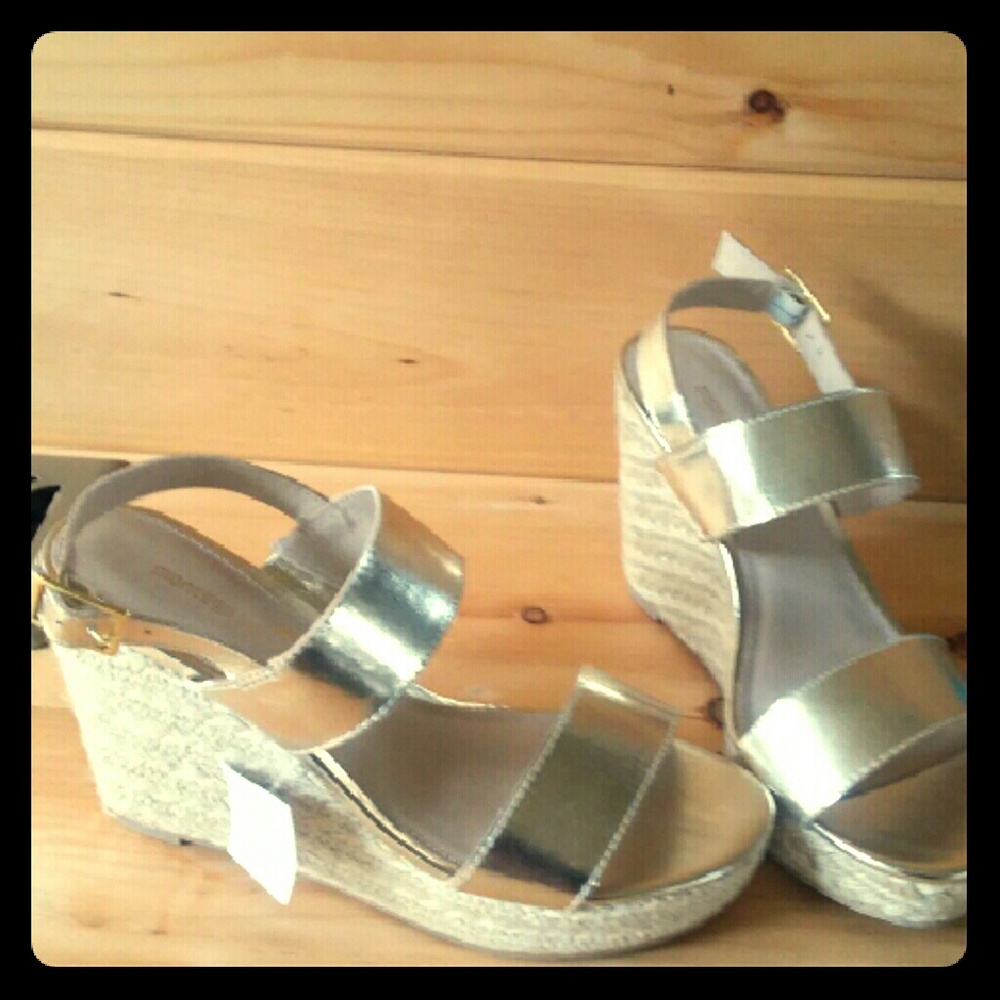 Montego Bay Wedge Sandals NWT