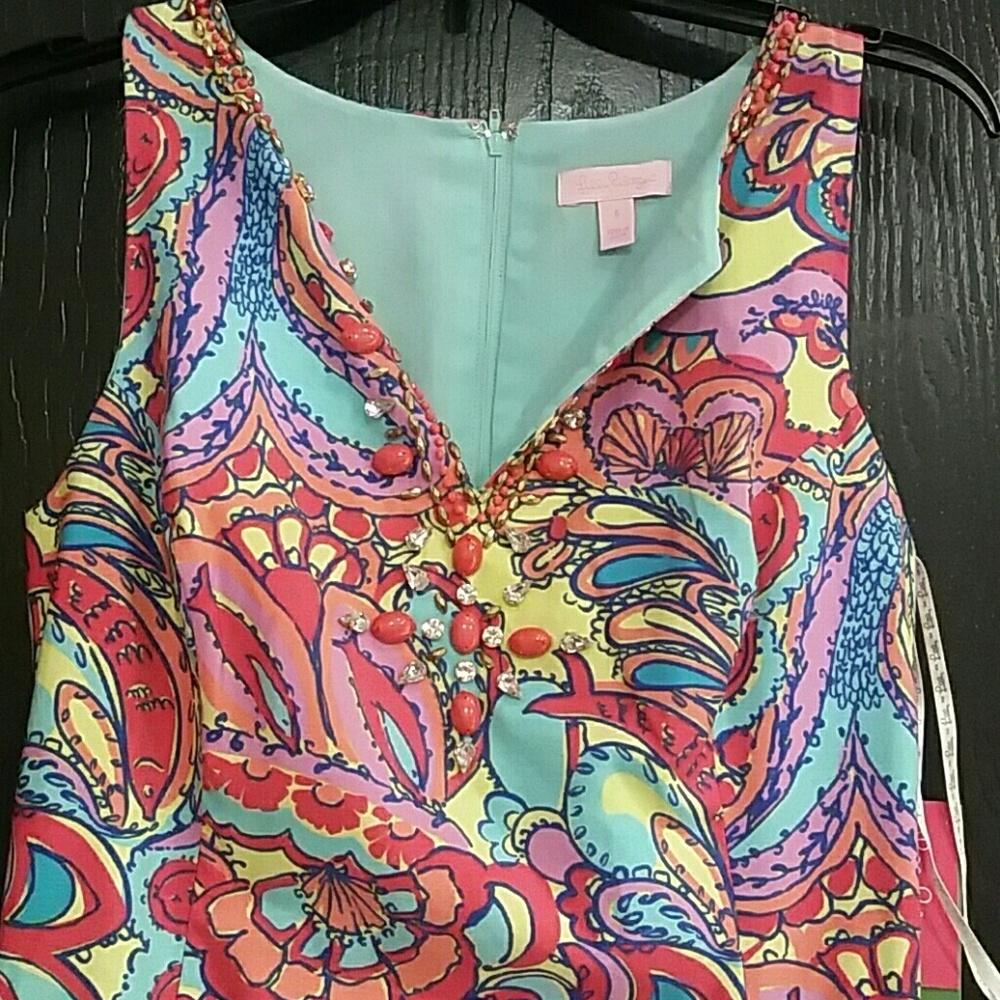 Lilly pulitzer dress.. Never worn.. Best offer..