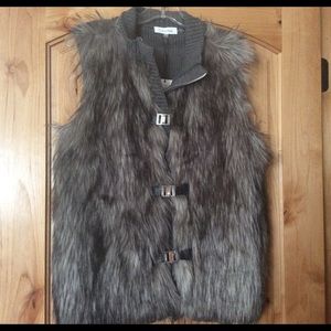Calvin Klein faux fur vest - size L