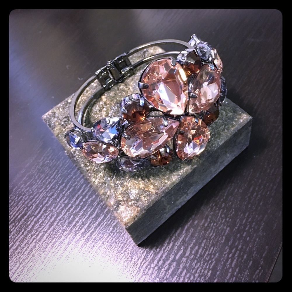 💎gorgeous jeweled bracelet💎