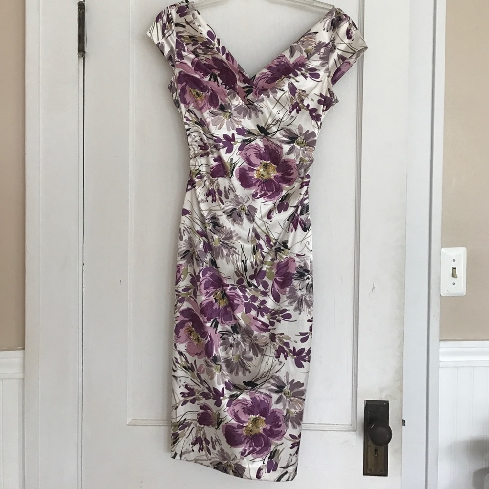 Maggie London double v neck cap sleeve dress