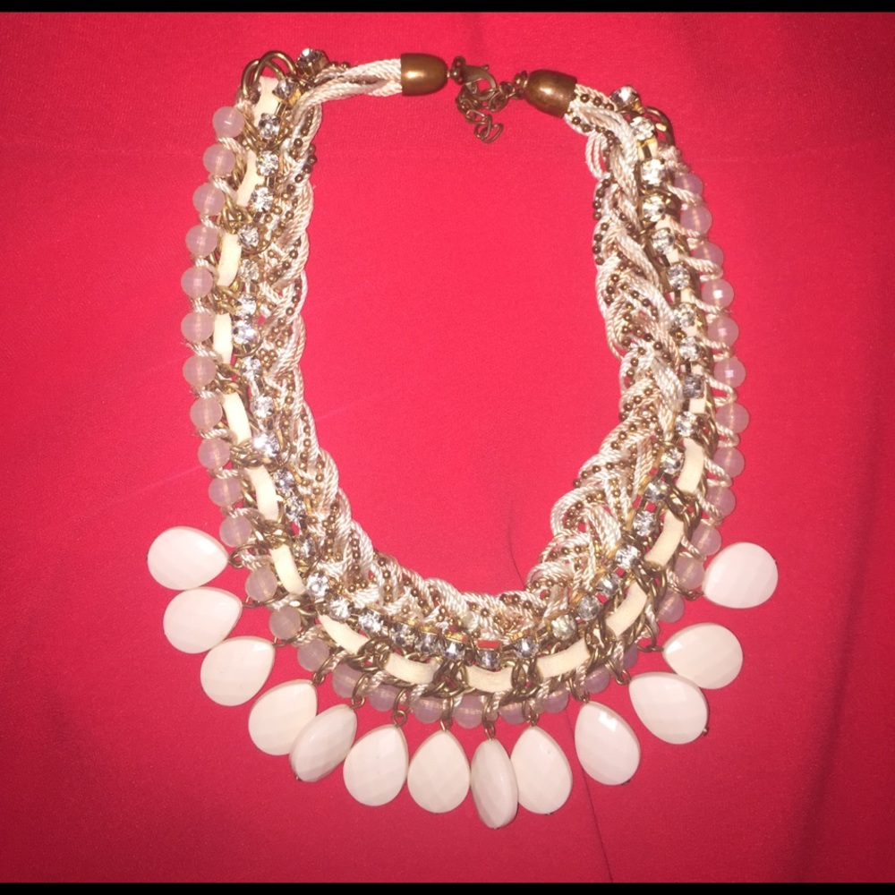 The best accent necklace you could ask for ✨