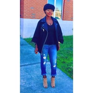 Meet your Posher, Vida opokua