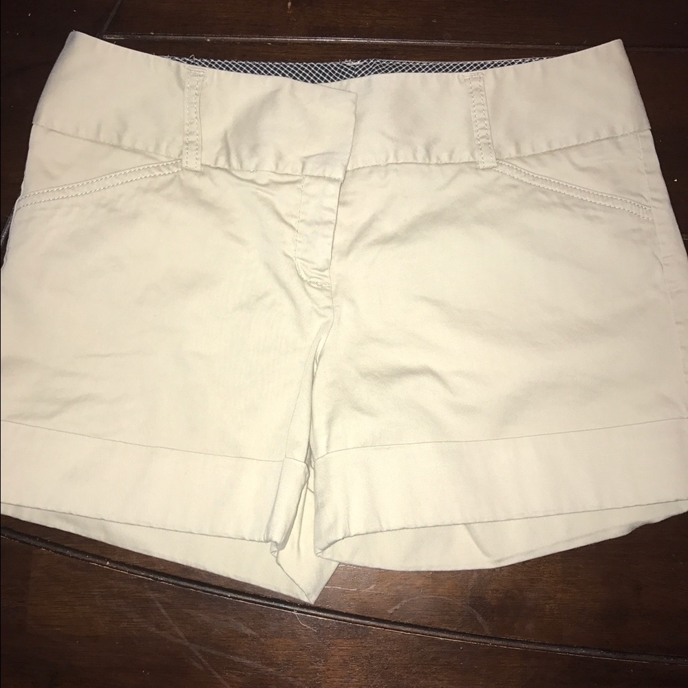 Price drop! Express wide waistband khaki shorts
