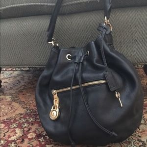 🔴🔴SOLD🔴🔴Michael Kors Bucket Purse