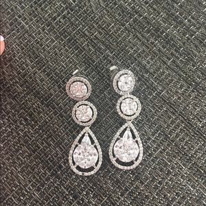 Teardrop earrings