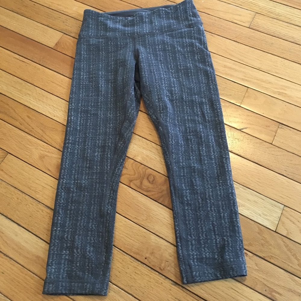 Lululemon wonder under crops