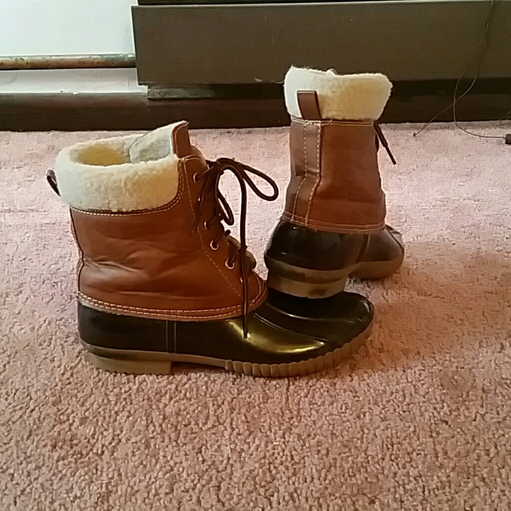 Ankle duck boots