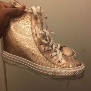 Converse metallic rose gold