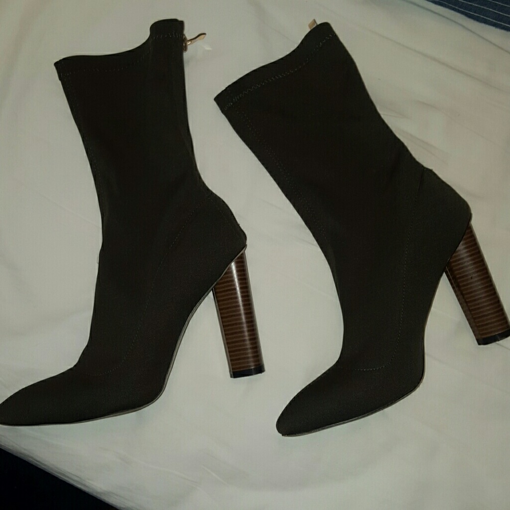 Shoes - Picture 4 of 4