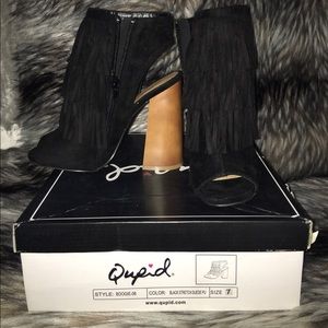 Black Suede Fringe Heeled Shoes