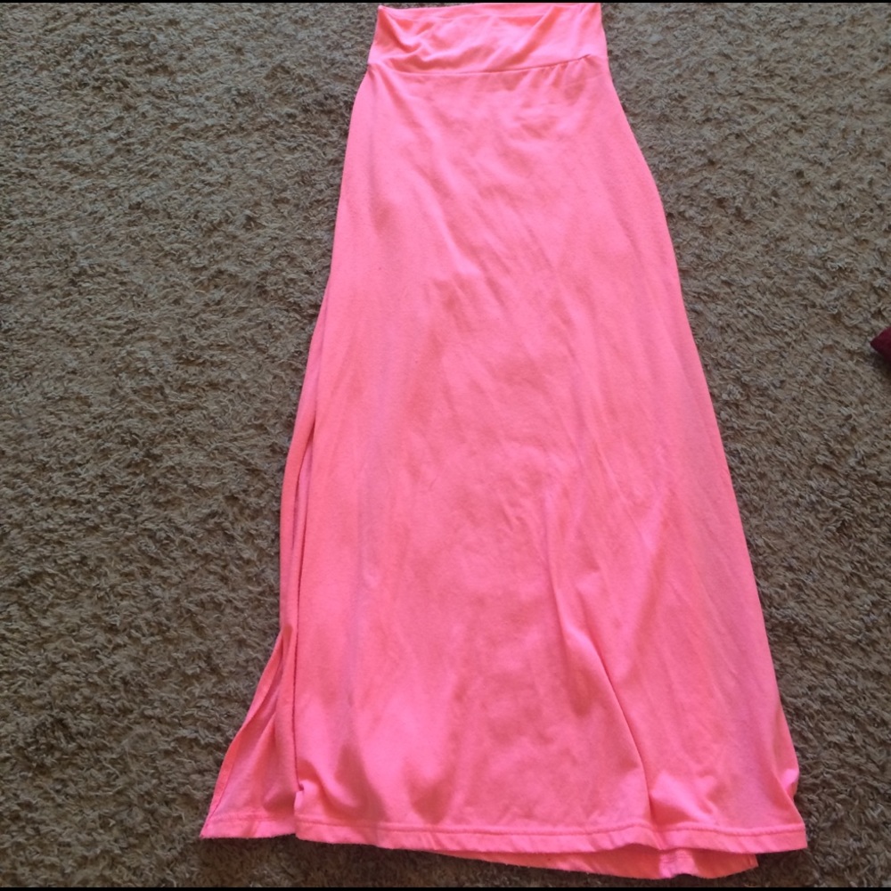 Long pink skirt with slit down the side