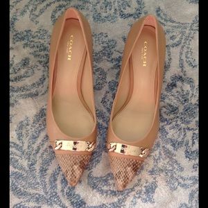 NWOT Coach Bowery Pointed Toe Pump