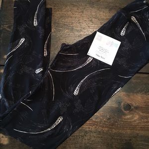 Beautiful Lularoe black with white birds Os