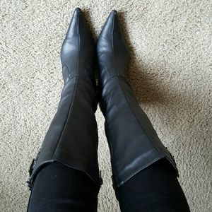 Black heeled boots