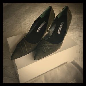 Manolo Blahnik Olive Suede Pumps 40 US10
