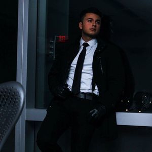 Meet your Posher, Lawrence