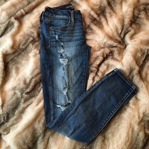 American Eagle Destroyed Jeans 4 Short