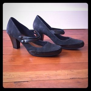 Clarks Mary Jane heels US 9.5