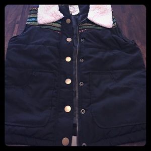 👠 3 for $15 - Black Tulle lightweight puffer vest