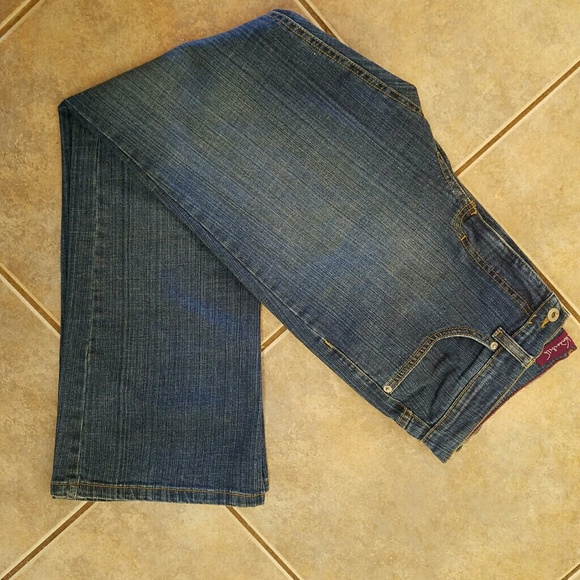 Gloria Vanderbilt ▪ Bootcut Denim Jeans - Picture 3 of 4