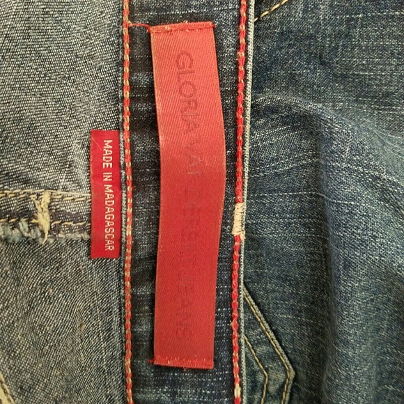 Gloria Vanderbilt ▪ Bootcut Denim Jeans - Picture 2 of 3