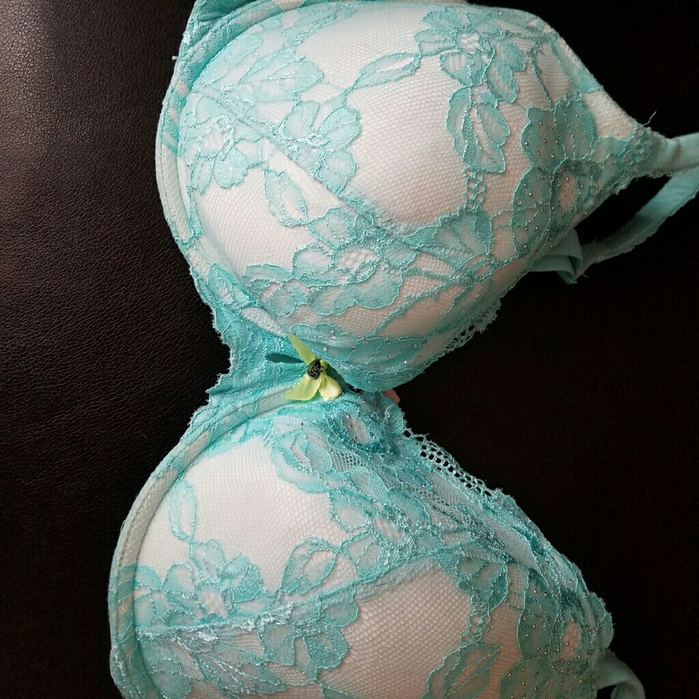 Light Blue VS bra 34DDD