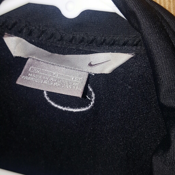 Nike jacket - Picture 2 of 4