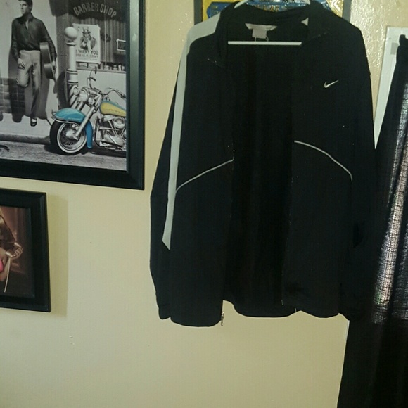 Nike jacket - Picture 4 of 4