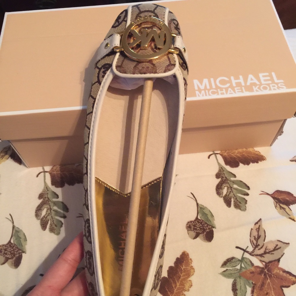 Mk signature flats **** SOLDDDDDD***