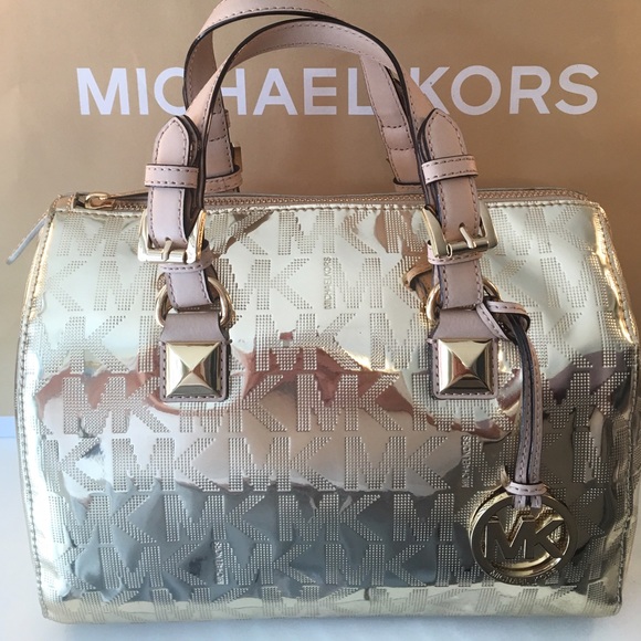 Michael Kors Handbags - 🆕SALE! MICHAEL KORS NEW BAG 💯AUTHENTIC