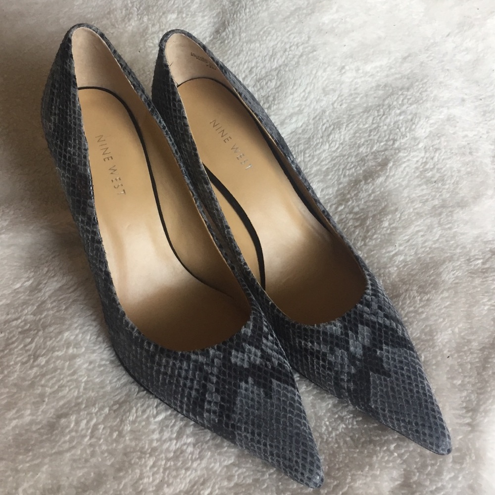 Nine West Leather snake skin pumps