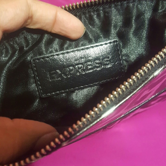 Express leopard wristlet - Picture 3 of 4