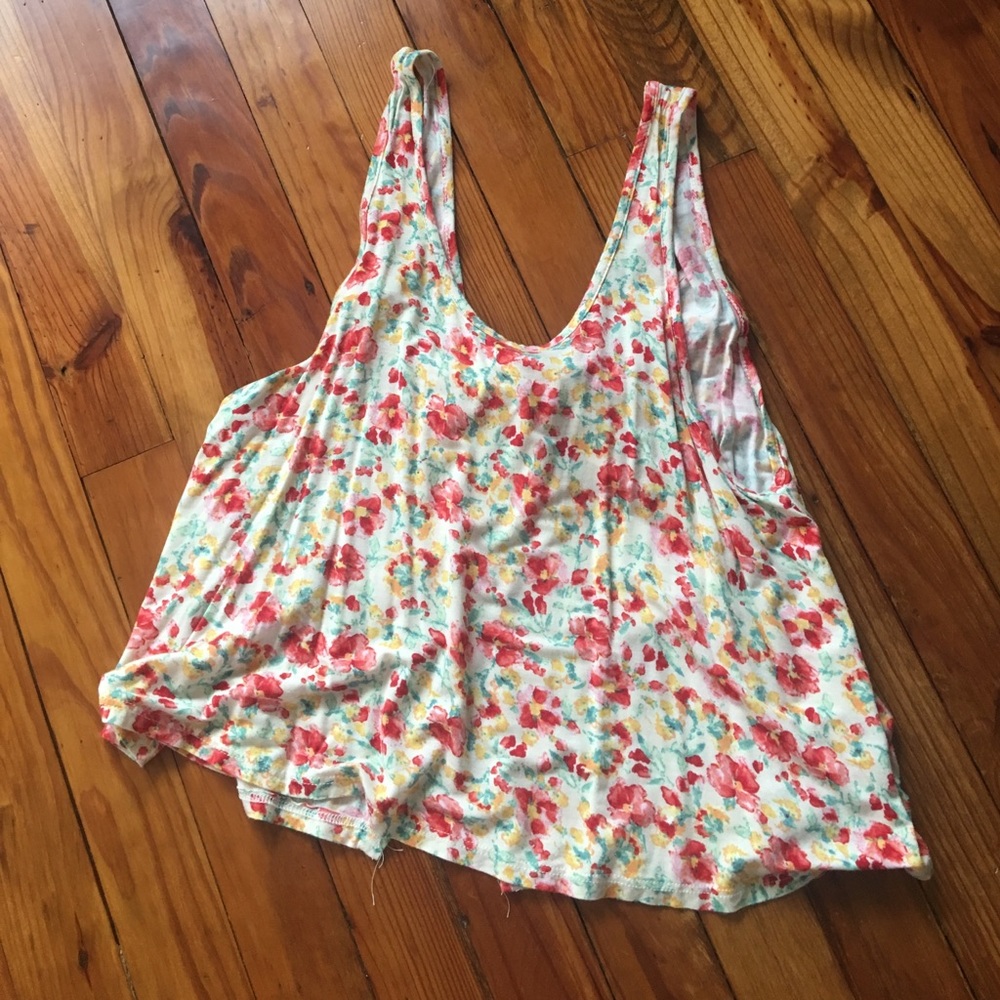 CHARLOTTE RUSSE flowy crop top