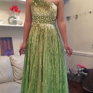 Sherri Hill green full sequined gown. Size 4